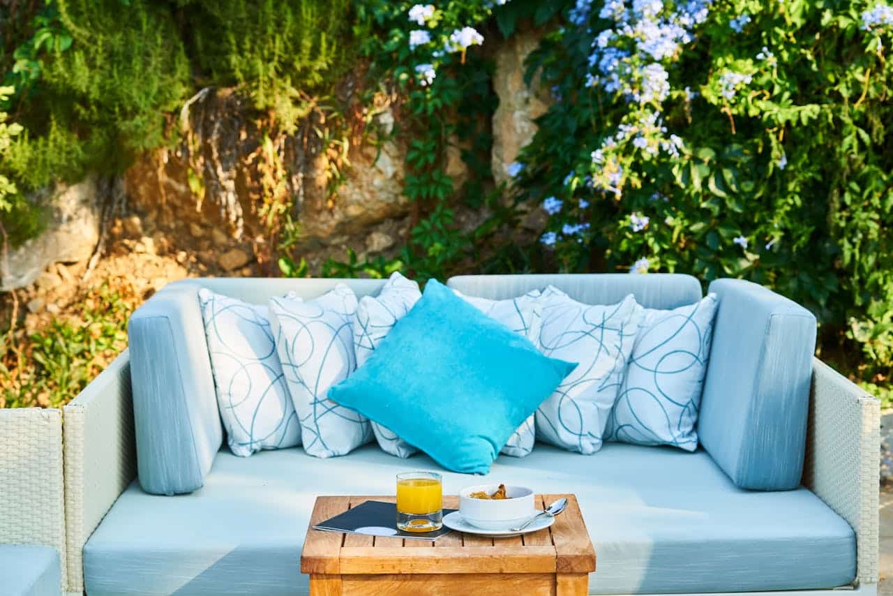 créer un salon de jardin confortable