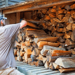 Protégez votre bois de chauffage avec cette astuce ingénieuse